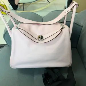Pre-owned HERMÈS Hermes Lindy 30 in Rose Sakura Phw