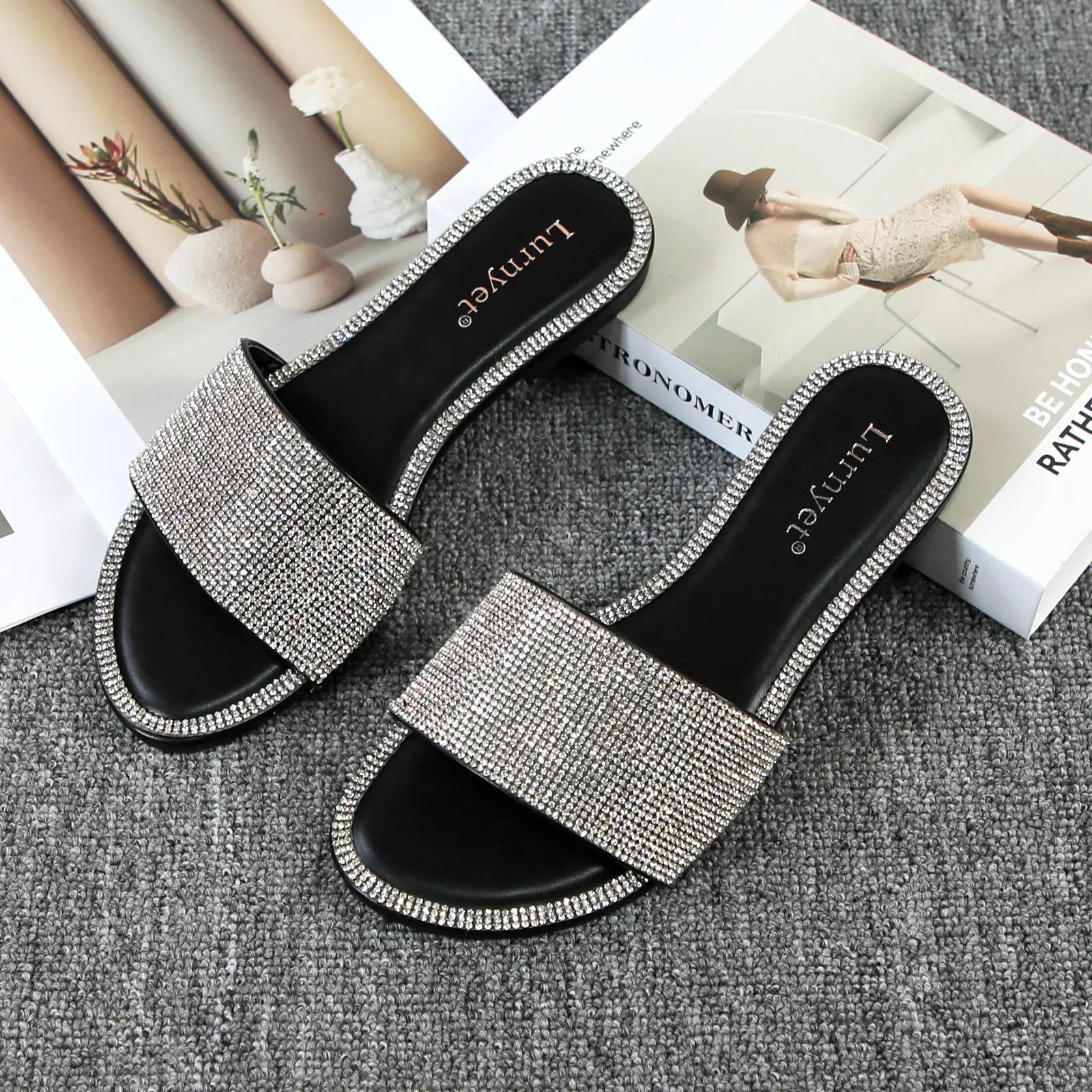 Women's Flat Sandals Sparkly Rhinestones Decorated Summer Women & Girls Comfortable Breathable Slide Open Toe Casual Footwear For Vacation Travel Walking Wedding Party Elegant Shoe Chanclas DB classic design