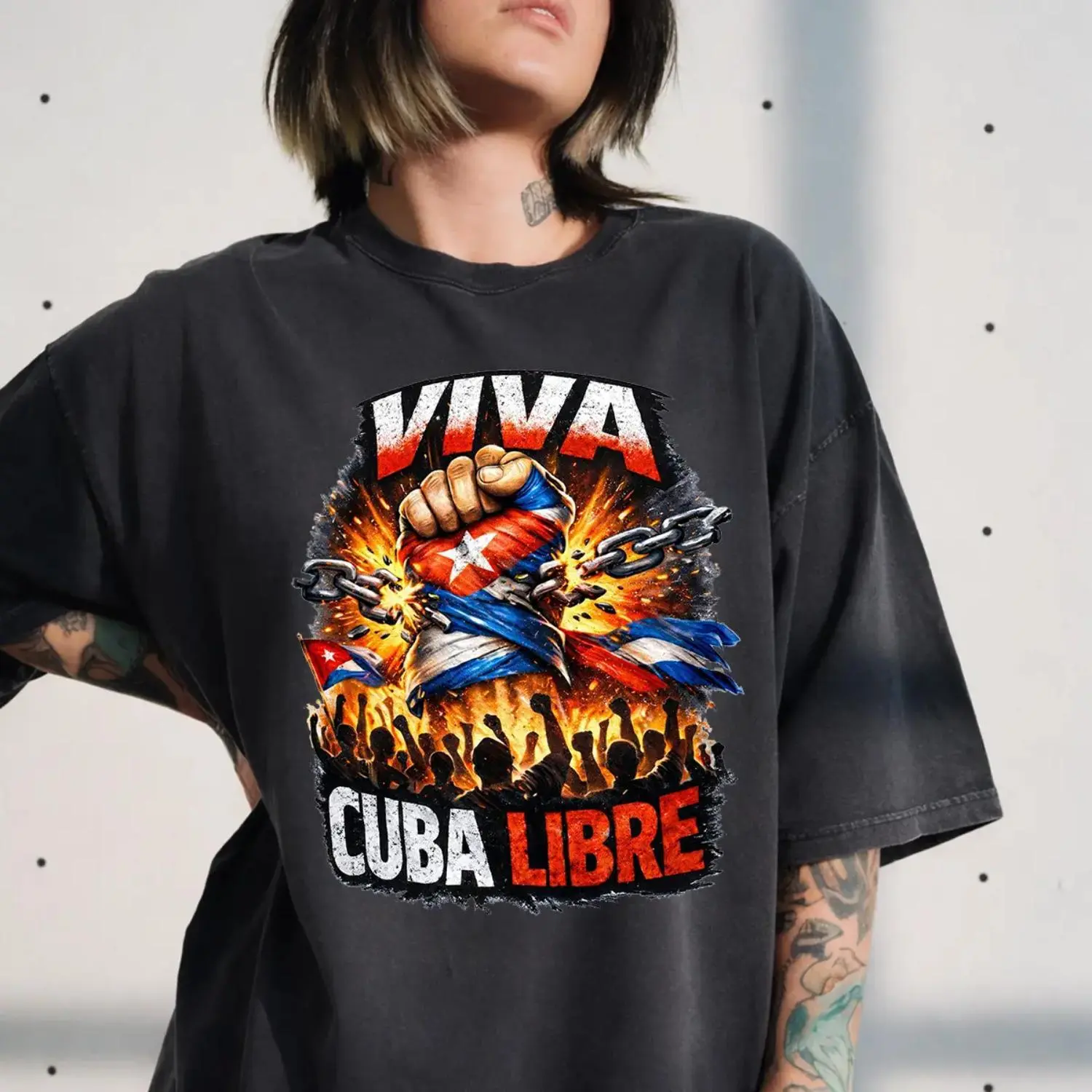 Women's Casual Round Neck Patriotic T-Shirt - Bold Cuban Flag Design, Viva Cuba Libre Theme, Unisex Fit for Cultural Celebrations, Stylish Top