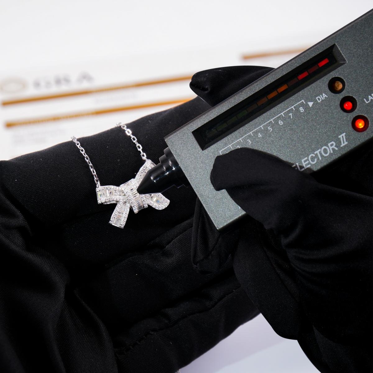 Moissanite 0.8ct Bow-tie Pendant Necklace Valentine's Day Wedding Engagement Anniversary Romantic Elegant Gift Daily Wear Moissanite 0.8ct Bow-tie Pendant Necklace Valentine's Day Wedding Engagement Anniversary Romantic Elegant Gift Daily Wear
