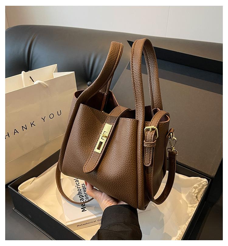 2026 Women's Elegant Solid Color Handbag, Fashion  Leather Shoulder Bag for Daily Used, Casual Trendy Versatile High-quality Commuting Bag, Girl Fashionable Bag,  Tote Satchel PU