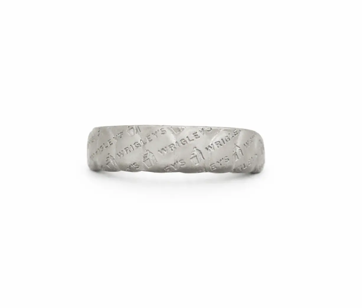 Unisex Silver Plated Alloy Upper Teeth Grillz - Gum Wrapper Texture, Mirror Shine, Curved Upper Fit, Ultra Smooth Edges, Streetwear Fashion Accessory, Ideal Gift