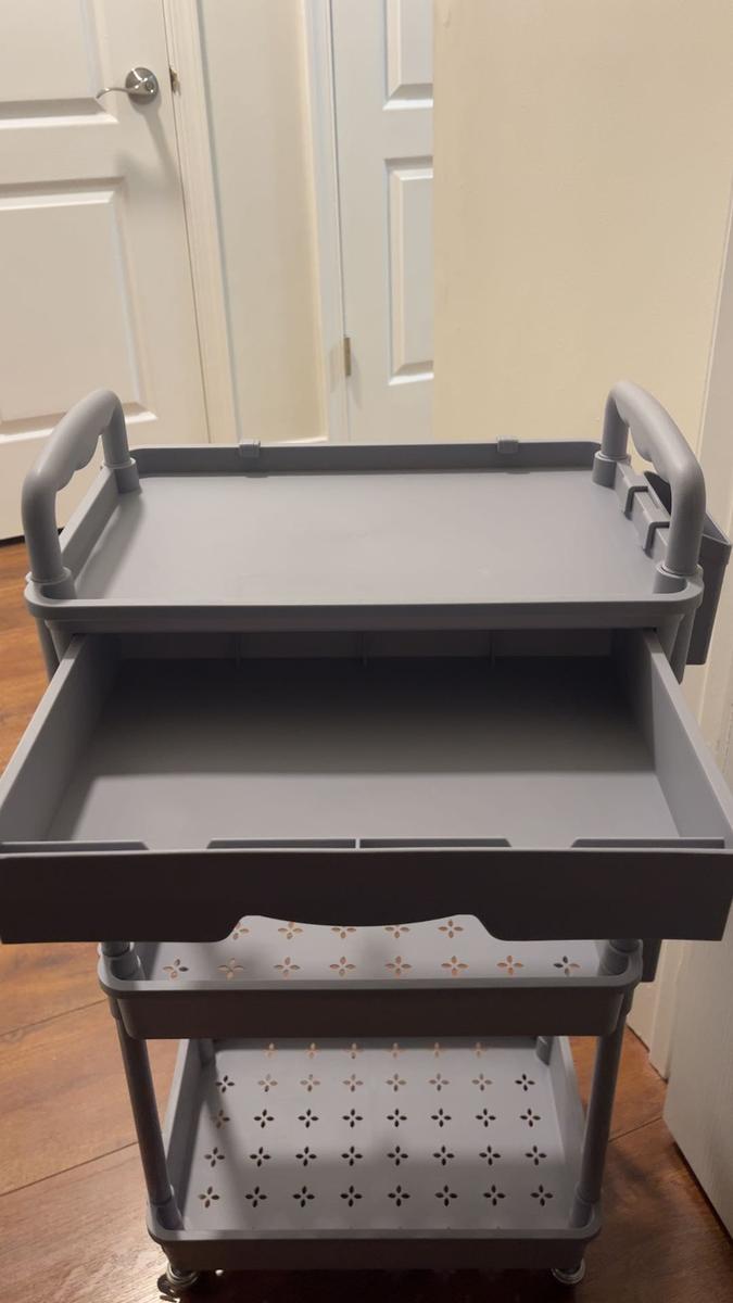 Item: grey, 3 Tier