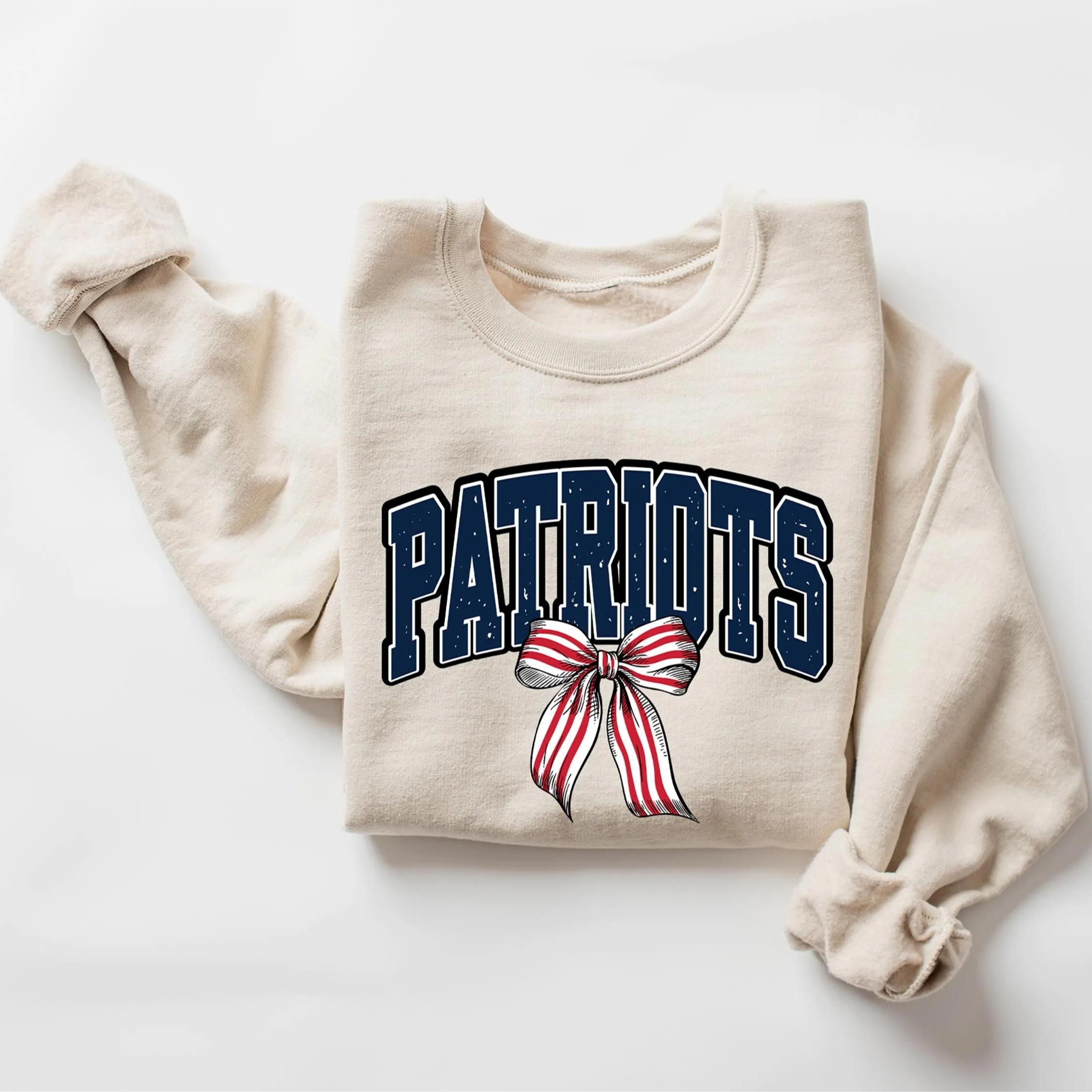 Vintage New England Football Sweatshirt, Distressed Bow Game Day Sweatshirt, Retro Varsity Sports Crewneck Sweatshirt