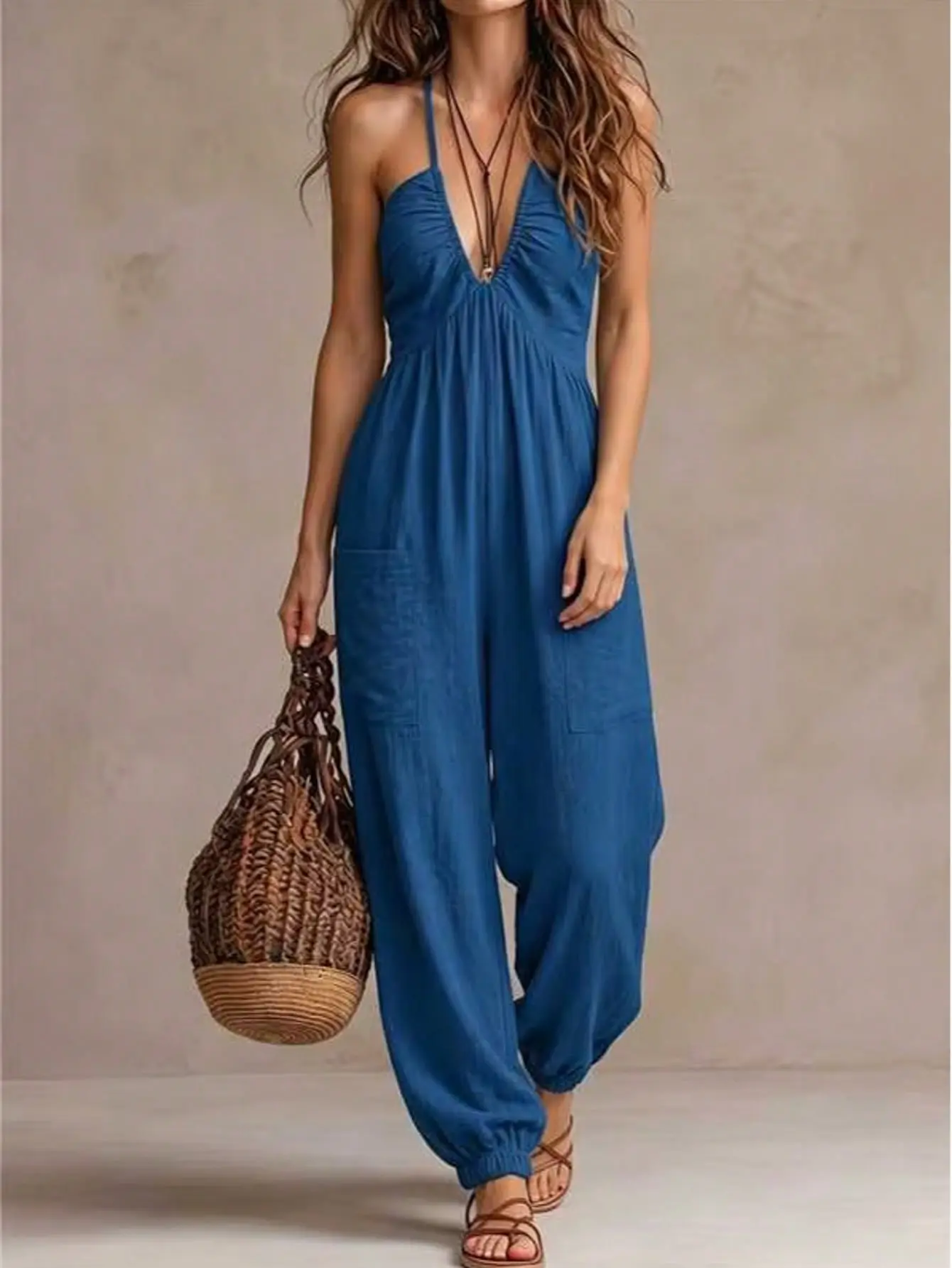 Women's Spaghetti Strap Ruched V-Neck Jumpsuit, Casual Loose Wide Leg Jumpsuit with Pockets, Summer Sleeveless Jogger Jumpsuit for Beach Vacation