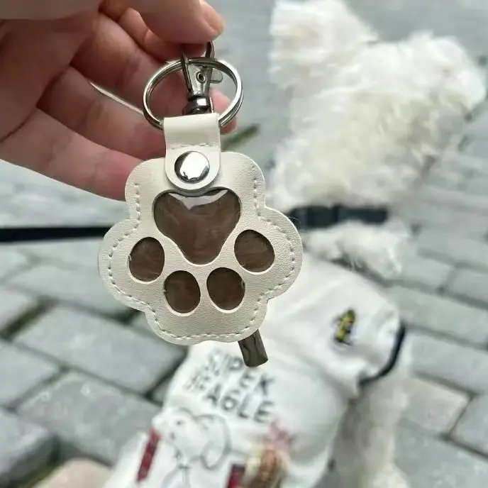 Cute Bag Charm Pet Fur Leather Storage Paw Keychain Dog Cat Hair Keepsake Keyring Pet Souvenrie Sympathy Gifts for Bag Purse Key Holder Keychain Bag Pendant Unique Memorial Storage