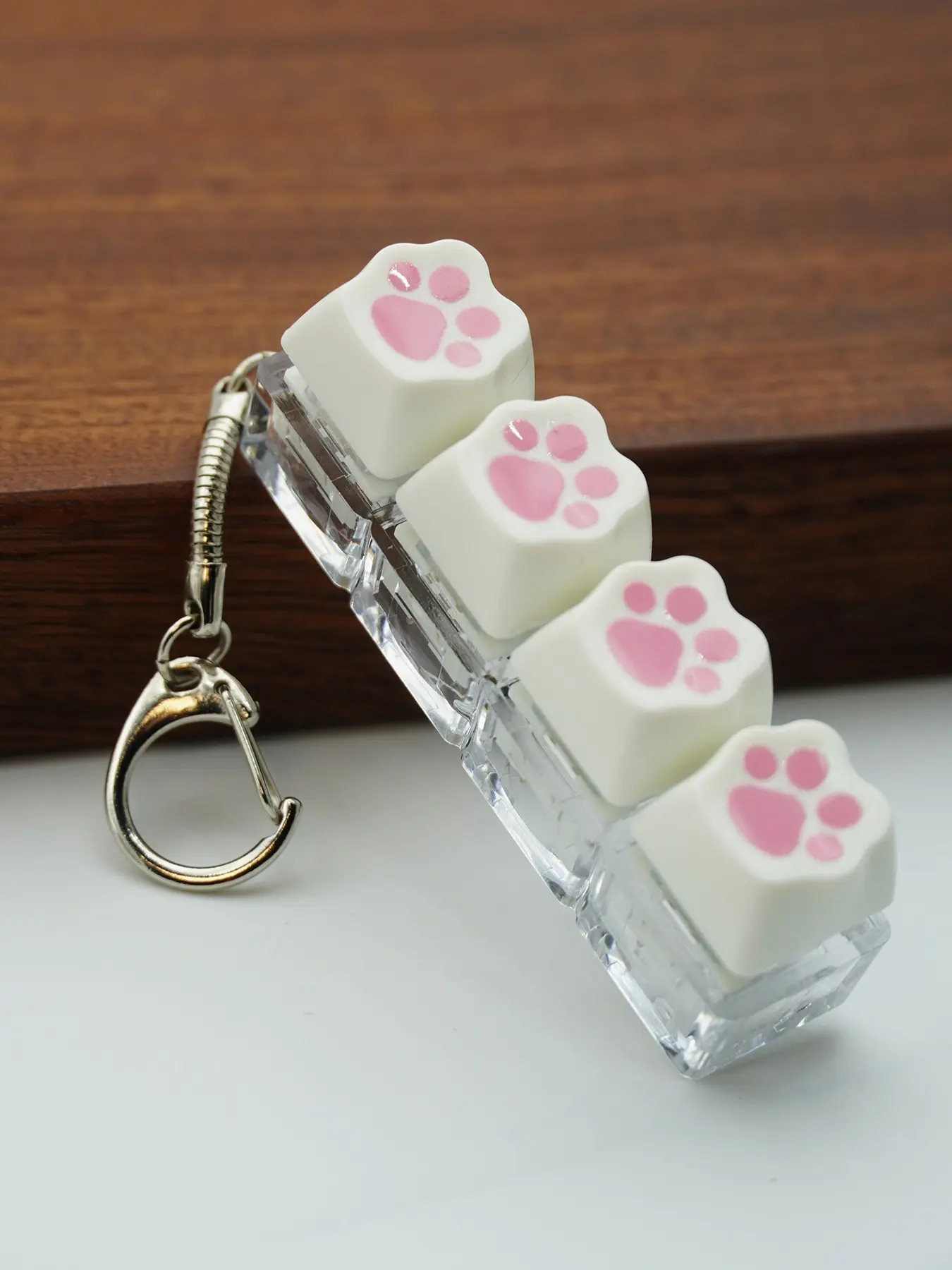 1pc 4 Keys Keyboard Fidget Toy Fidget Keyboard Clicker Toys Keychain Cute cat's paw print Keyboard Clicker Stress Relief Fidgeting for Anxiety Fidgets Decompression Portable Gift for friends