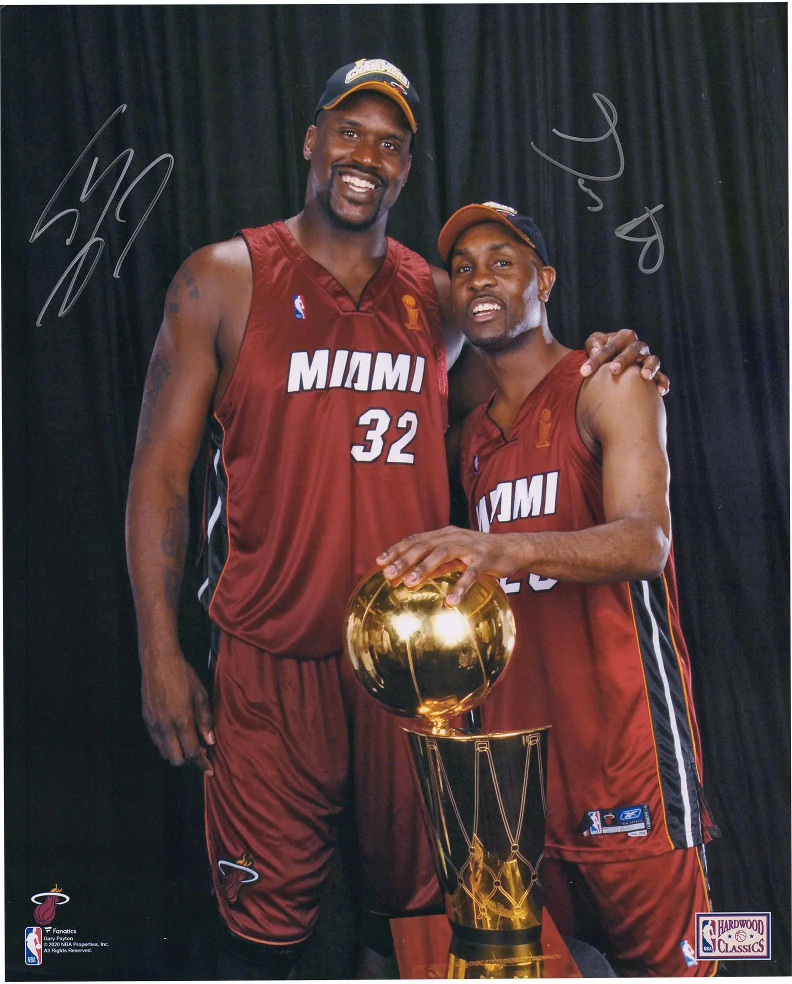 Gary Payton and Shaquille O'Neal Miami Heat Autographed 16" x 20" Posing with 2006 NBA Championship Trophy Photograph - Fanatics Authentic Certified