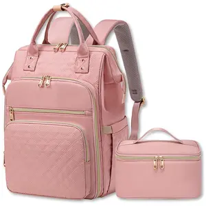 The pink diamond-patterned large-capacity shoulder bag for moms and babies (includes a matching cosmetic bag) is designed to cater to both moms-to-be’s travel needs and their daily commutes. It comes with a portable cosmetic bag in the same color