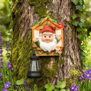 Wall-Mountable Garden Dwarf (Gnome) Tree Hugger Statue - Resin Outdoor Decoration Suitable for Outdoor Gardens, Courtyard Decor - Ideal Gift for Dwarf Enthusiasts, Perfect for Easter, Halloween, Christmas, Festival Gift, Birthday Gift