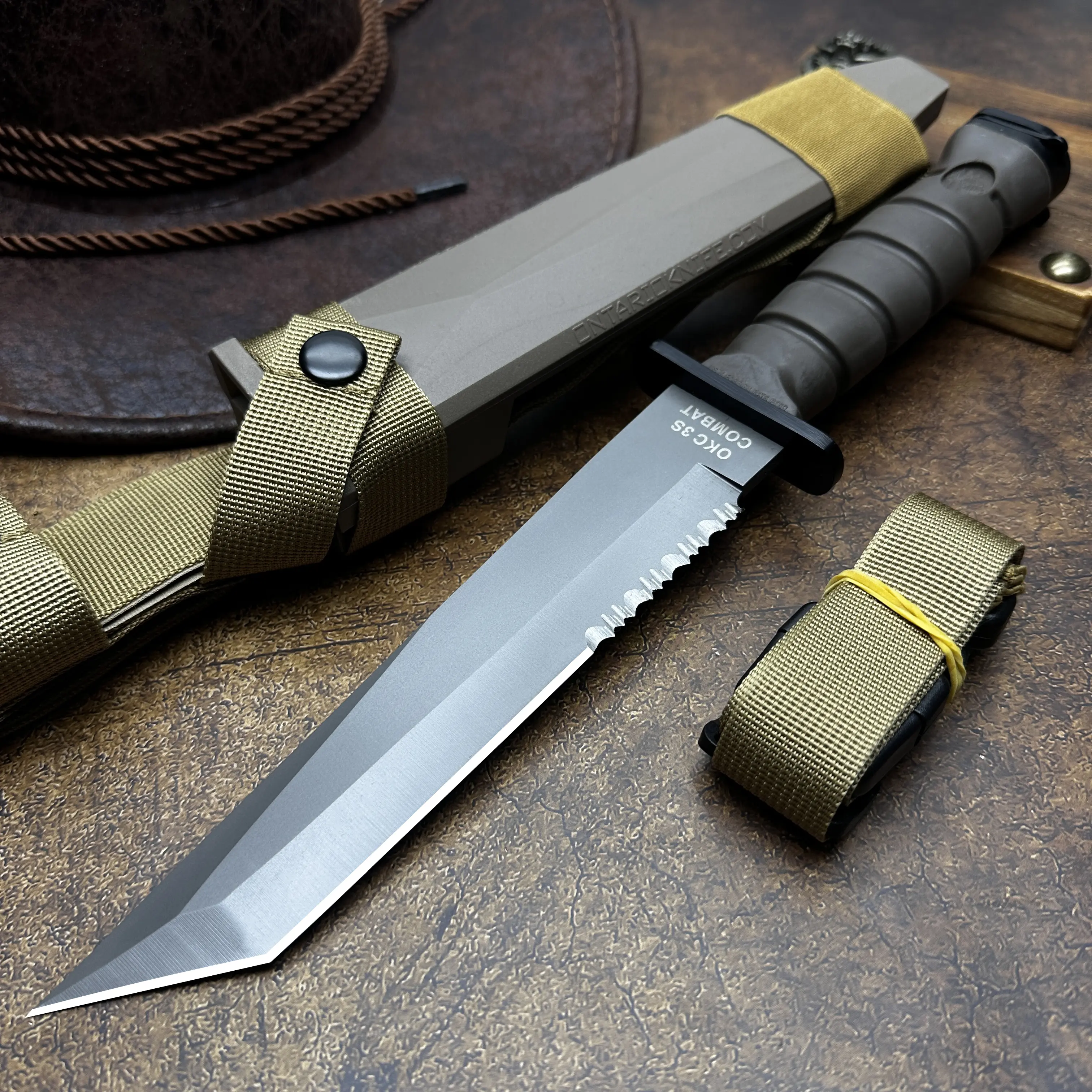 Tactical Camping Knife, Stainless Steel Fixed Blade Survival Tool with Serrated Edge and Non-Slip Handle, Portable Emergency Gear with Sheath for Hiking, Survival Equipment Set, Stainless Steel Tool, Emergency Tool