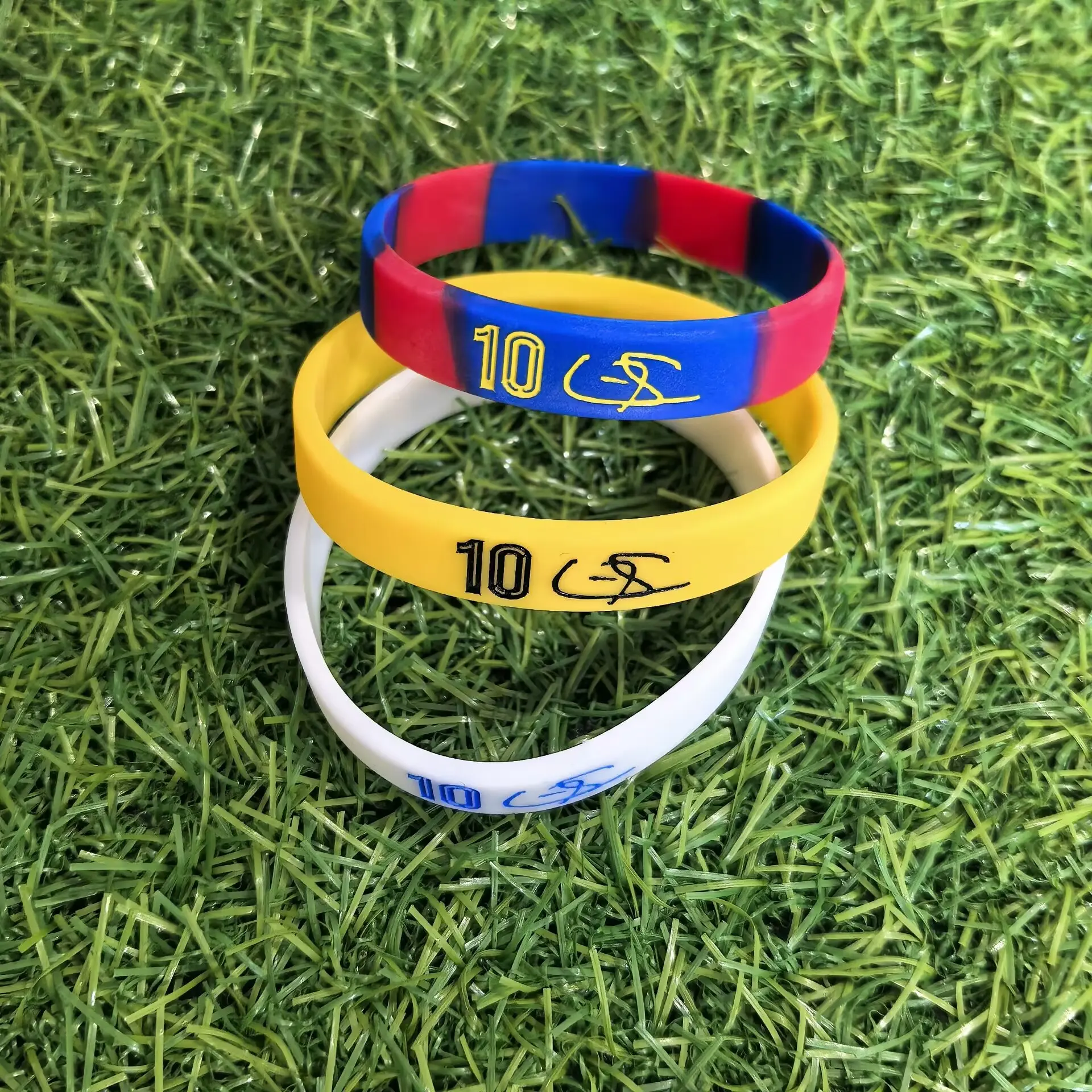 Soccer Number 10 Rubber Wristbands (3-Pack) - Unisex Sports Accessories, Wrist Accessory for Football Fans, 19cm Circumference, 6cm Diameter, Mysterious Little Gift
