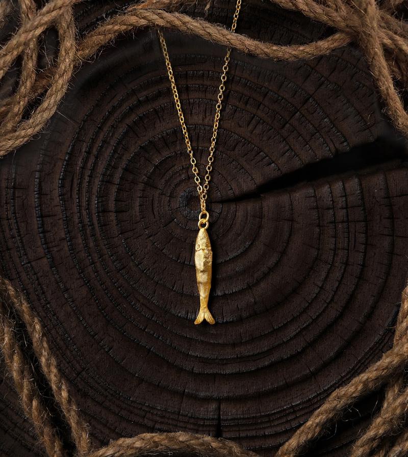 en route Gold Anchovy Necklace, Fish-inspired Pendant with Textured Finish, Stylish Statement Piece for Pairing and Set Styling