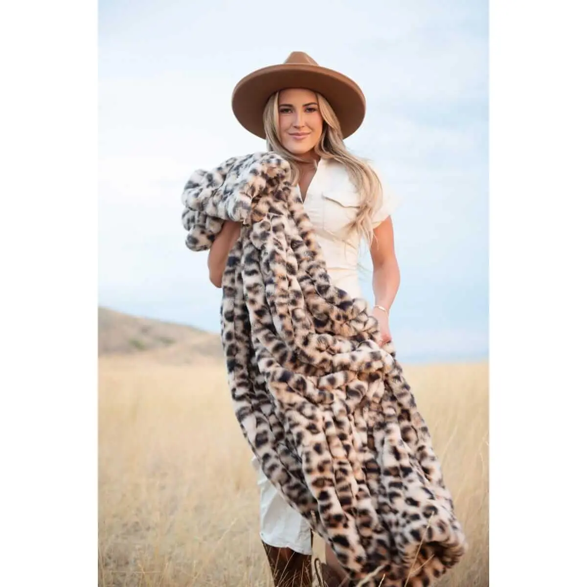 Leopard Print Soft Warm Throw Blanket - Stretchy Adult Home Textile, Glam Apartment Accessories, Cozy Setup Couch Bedding, Infant Use Decor