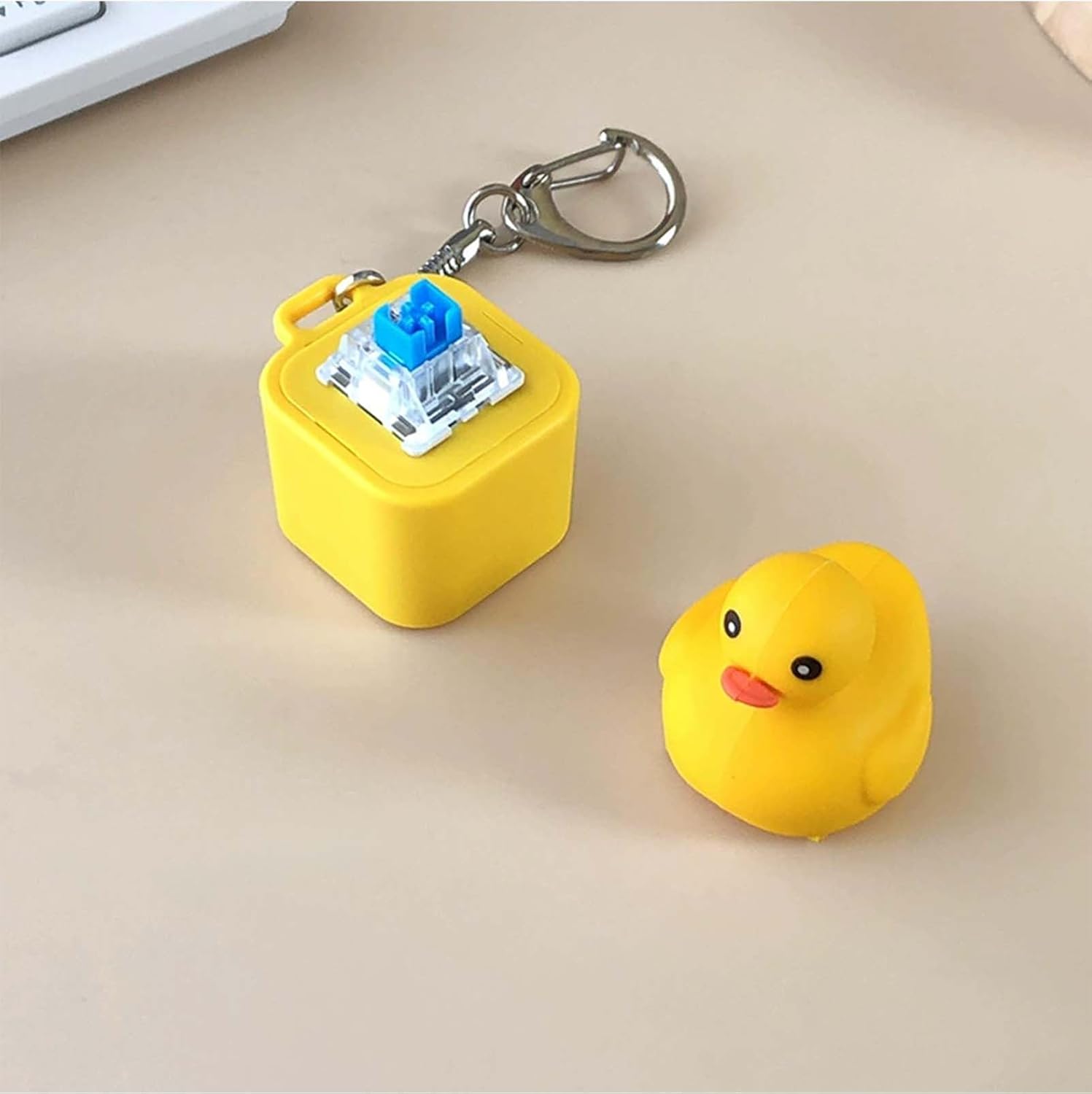 Duck / Frog / Lizard  Fidget Toy - RechargeableKeychain, Quacking Duck Stress Reliever with Colorful Lights, Fun & Portable Anxiety Relief Toy (Quacking Duck)