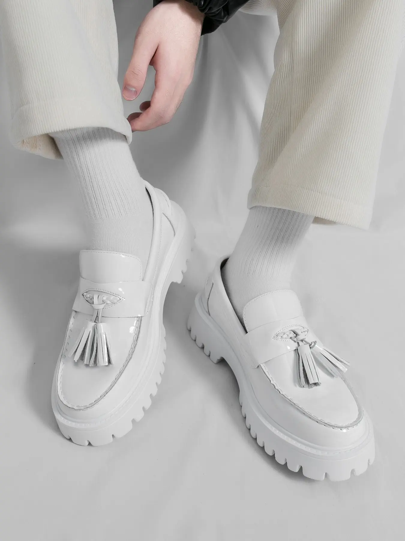 Men's Tassel Thick Sole Business Casual Loafers, Glossy Leather, High-End Gentleman Style, Youthful Trendy Shoes, Slip On Shoes, Low Top Loafers, Elegant Plain Loafers, Fashionable Loafers