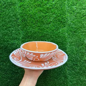 Set Kitchen Includes 2 Round Plate 10In and 2 Plate Pozolero 7In Relieve color Terracota Blanco.