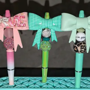 LIVE only- Big bow on regular pen