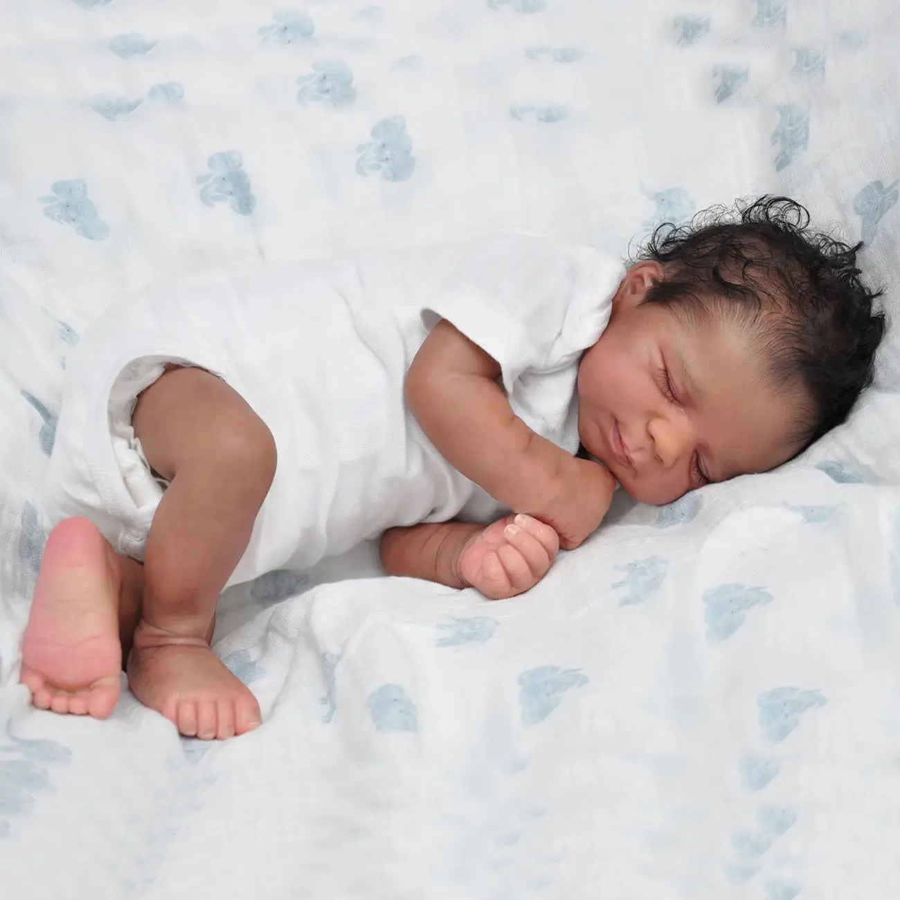 19-Inch Realistic Sleeping Reborn Baby Doll, 48cm Black Newborn Doll with Soft Vinyl Limbs & Cloth Body, Sweet Cuddly Companion, Heartwarming Keepsake and Birthday Gift for Kids