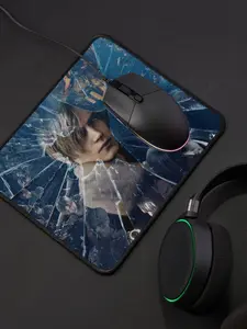 Resident Evil Leon Kennedy Gaming Mouse Pad, Survival Horror Desk Mat, Extended PC Gaming Deskpad with Retro Game Artwork, Gamer Room Decor Gift for Resident Evil Fans