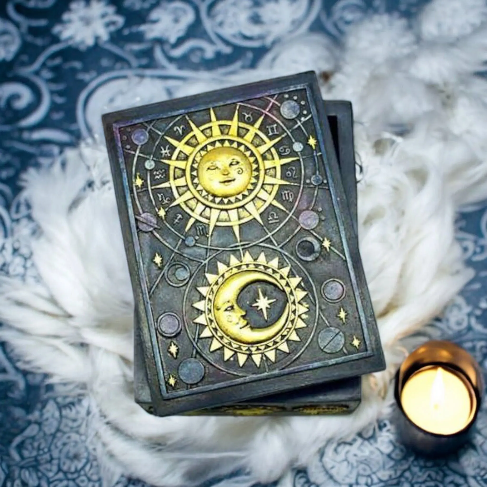 Sun & Moon Tarot Storage Box – Hand-Painted Resin Keepsake Box for Tarot Cards, Runes & Jewelry
