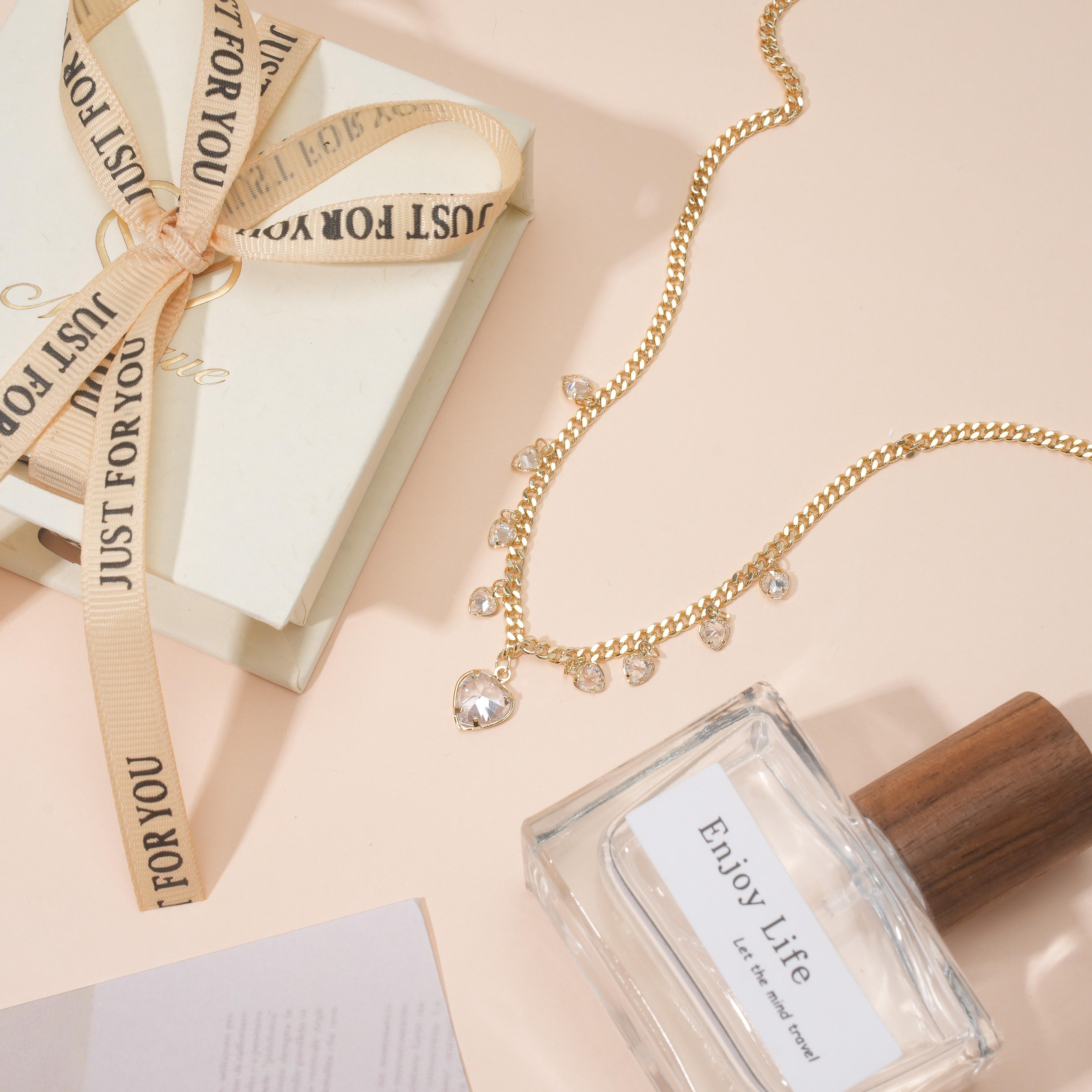 MEIITRUE 14K Gold Plated Heart Pendant Necklace for Women, Hypoallergenic Zirconia Charm Necklace, Fashion Jewelry for Girls