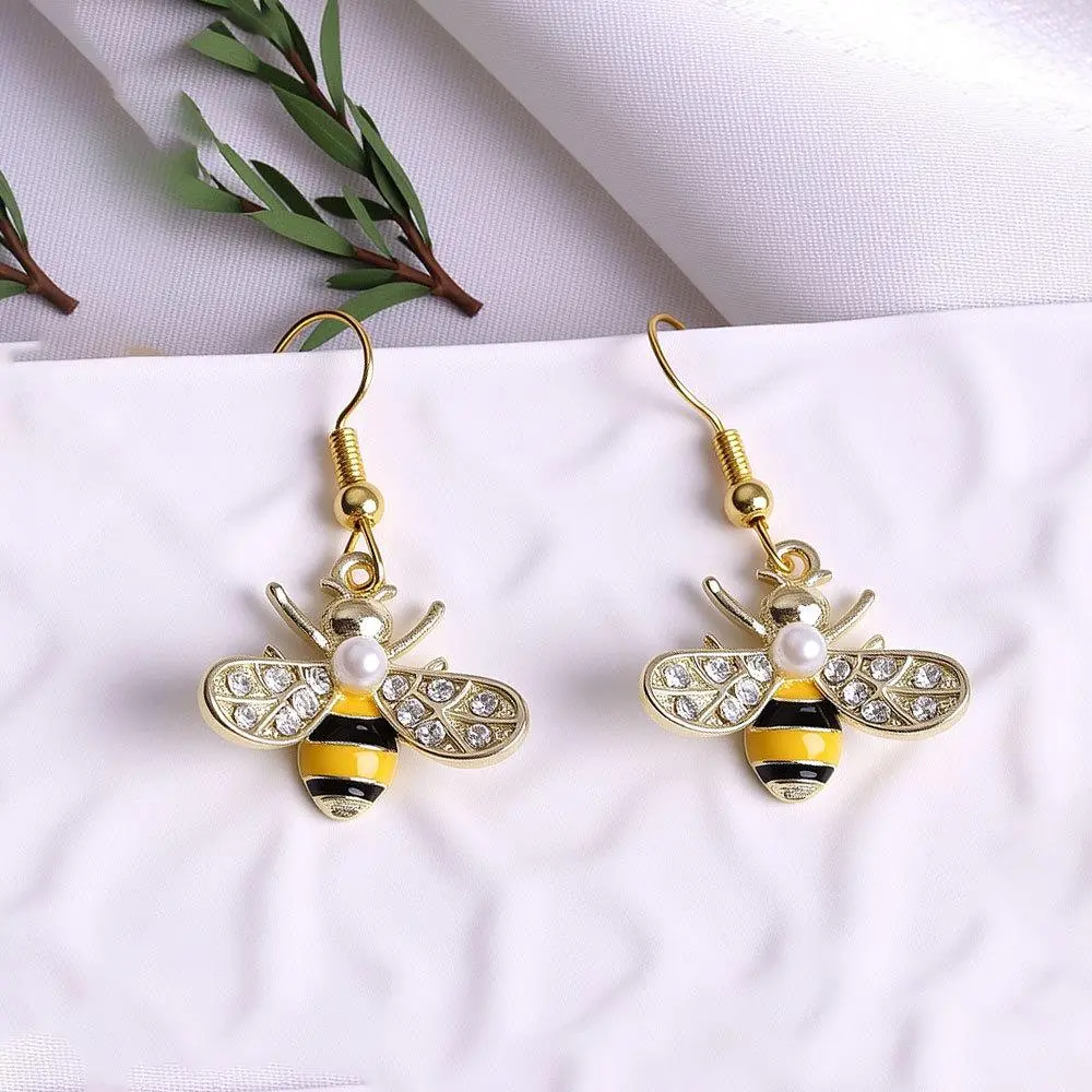 Cute Acrylic Bee Dangle Drop Earring Sparkly Lightweight Resin Bee Animal Statement Earrings for Women Fashion Party Hypoallergenic Jewelry