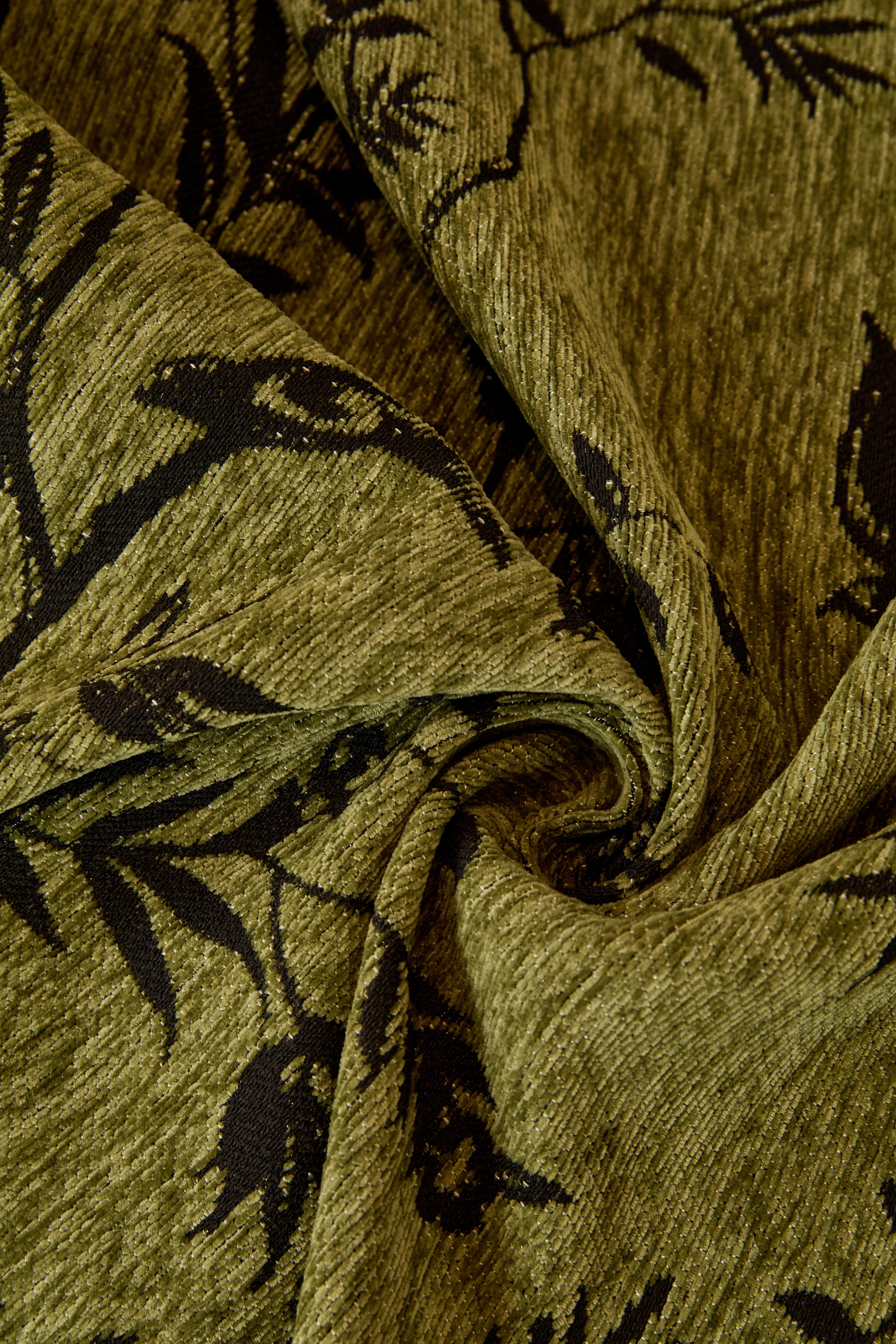 【SlumberHome】 Plant Leaf Pattern Sofa Cover Durable Chenille Slipcover for Home Living Room Pet-friendly All-Season Use Resistant to Scratches couch cover for sofa Dustproof Couch Protector Elastic Furniture Protector