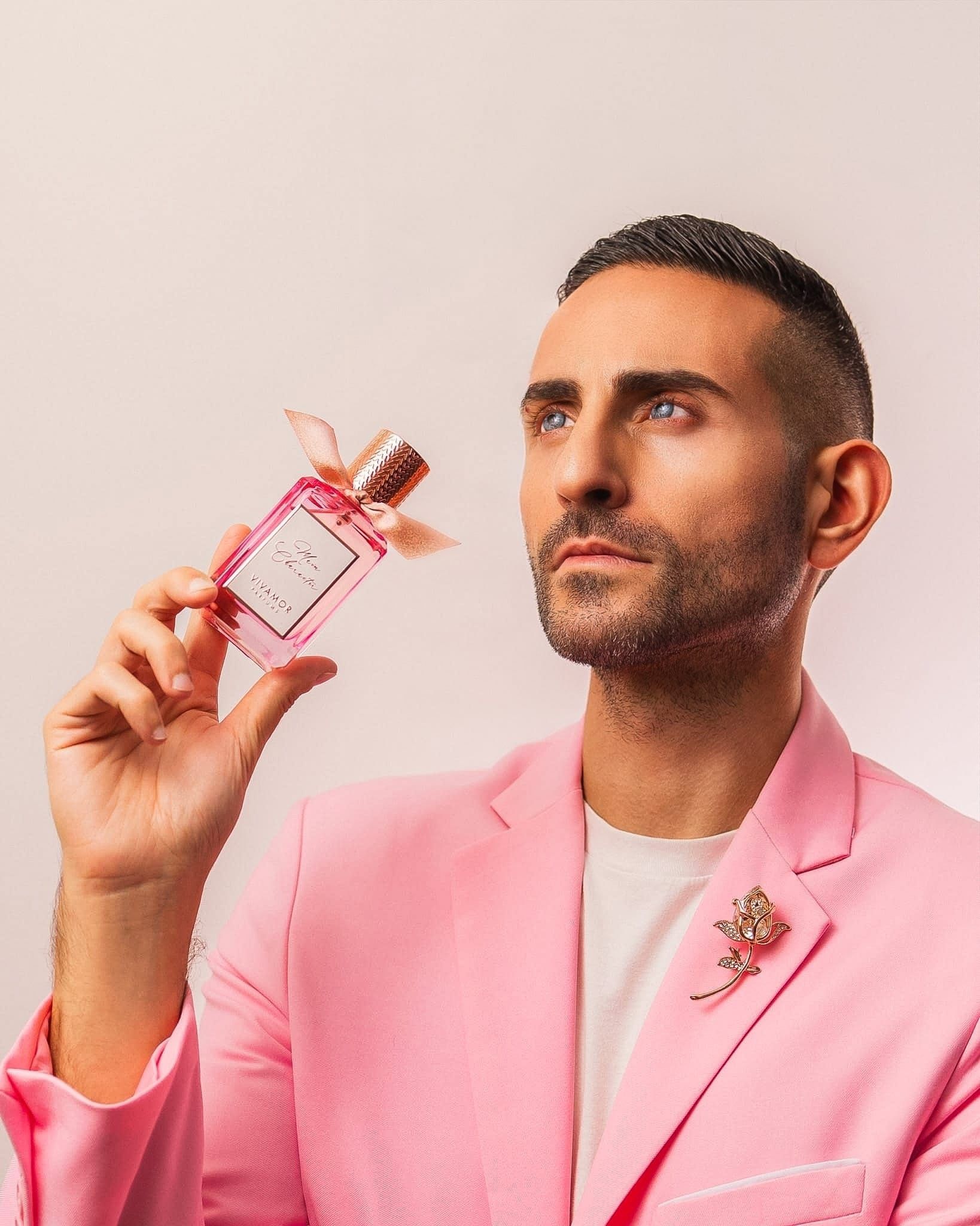 Vivamor Main Character Extrait De Parfum 100ml (3.4 Oz) - with notes of Pear Blossoms, Egyptian Jasmine, and Vanilla Bean