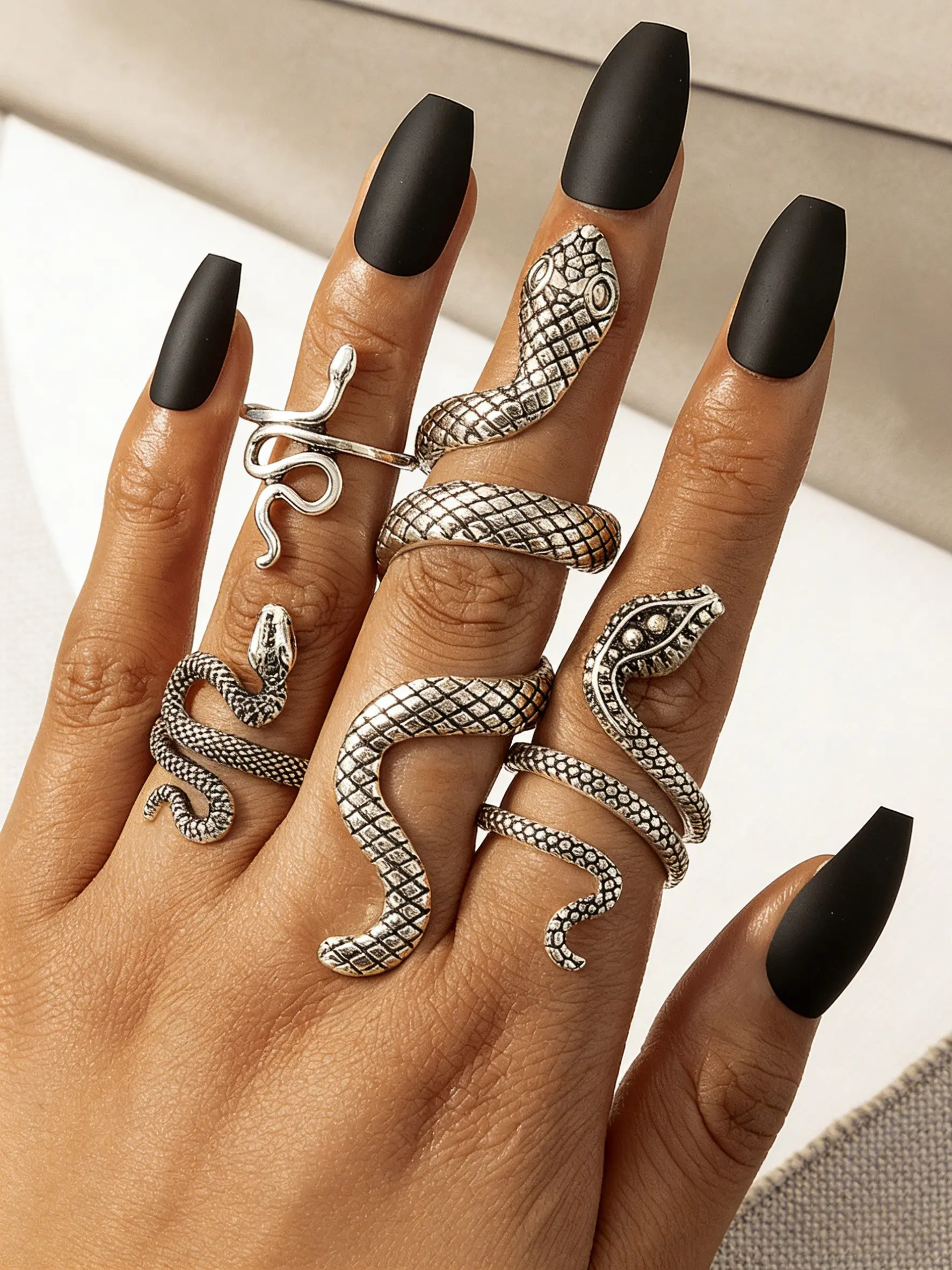4pcs Gothic Snake Ring Set✨Vintage Silver Finish | Adjustable Fit | Edgy Serpent Design | Perfect for Gothic, Punk & Everyday Stacking | Stackable Rings | Dark Aesthetic Rings