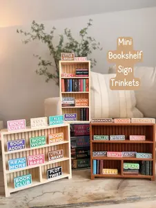 Mini Bookshelf Signs Decor with Cute Miniature Bookshelf Trinkets for Book Lovers Bookish Gift Ideal for Bookworms