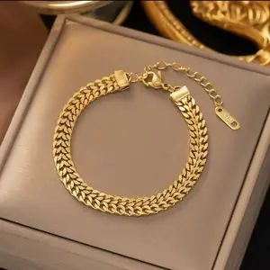 Luxury Gold Bracelets A– Elegant & Timeless