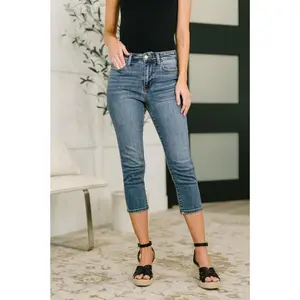Judy Blue Mid Rise Skinny Capri Jeans 72122, Non Distressed Stretchy Cotton Denim Womenswear Bottom, Chic Trendy Fit, Summer