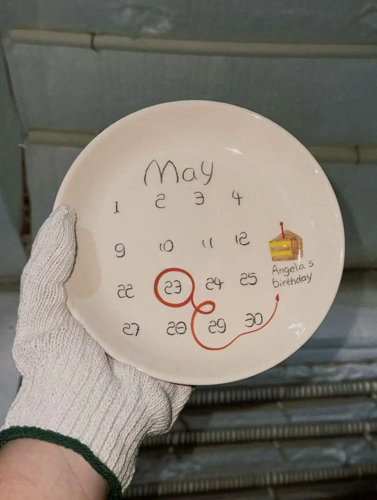 Personalized Birthday Plate — Hand-Painted Custom Name & Date Ceramic Keepsake, Handmade Gift for Her, Best Friend, Girlfriend