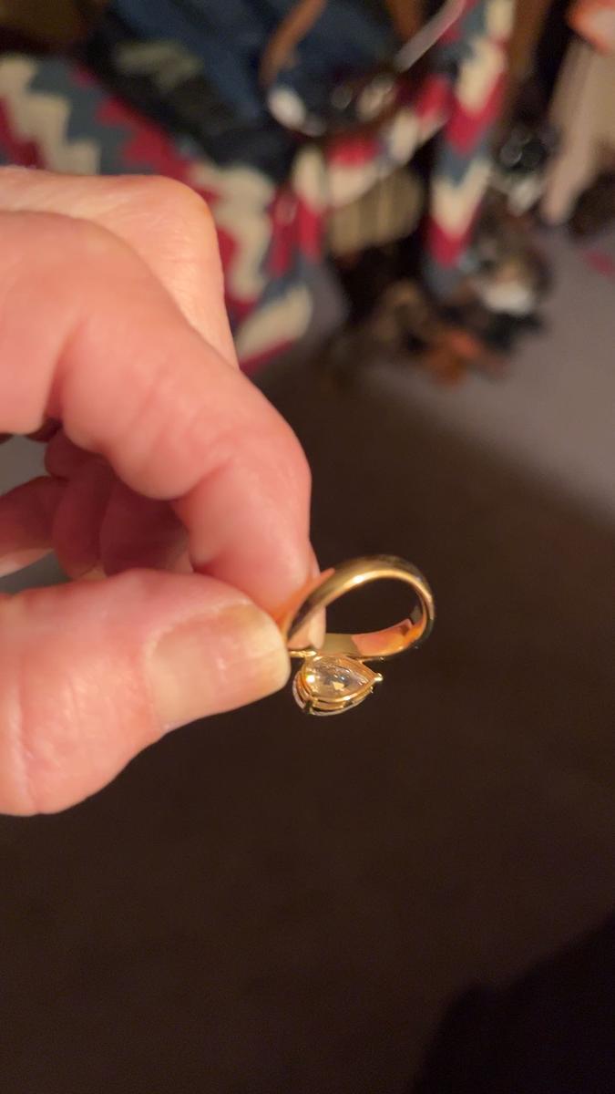 Item: Yellow Gold, 7