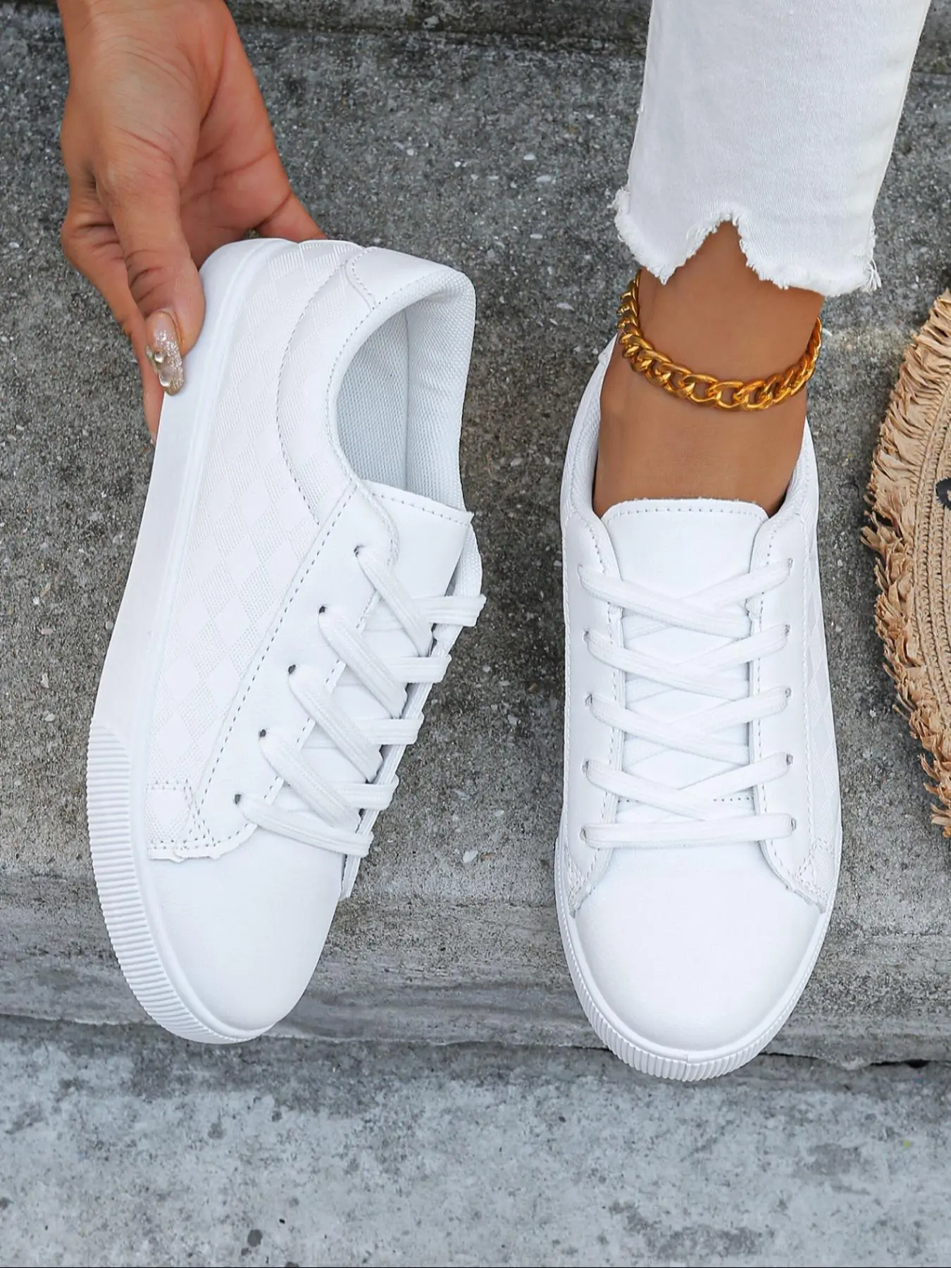 Stylish Women's Casual Sneakers, Round Toe Trainers, PU Leather With Lace for All Seasons, Rubber Sole, Korean Fashion White Shoes