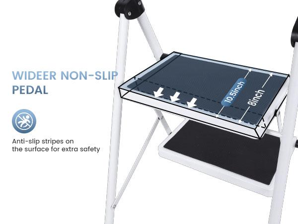 44 Inch Iron Stepstool, 4 Folding Stepstool with Non-Slip Pedals and Comfortable Handrails, Sturdy Steel Ladder Portable Heavy Duty Stepstool for Kitchen, Garage and Outdoor Use, black