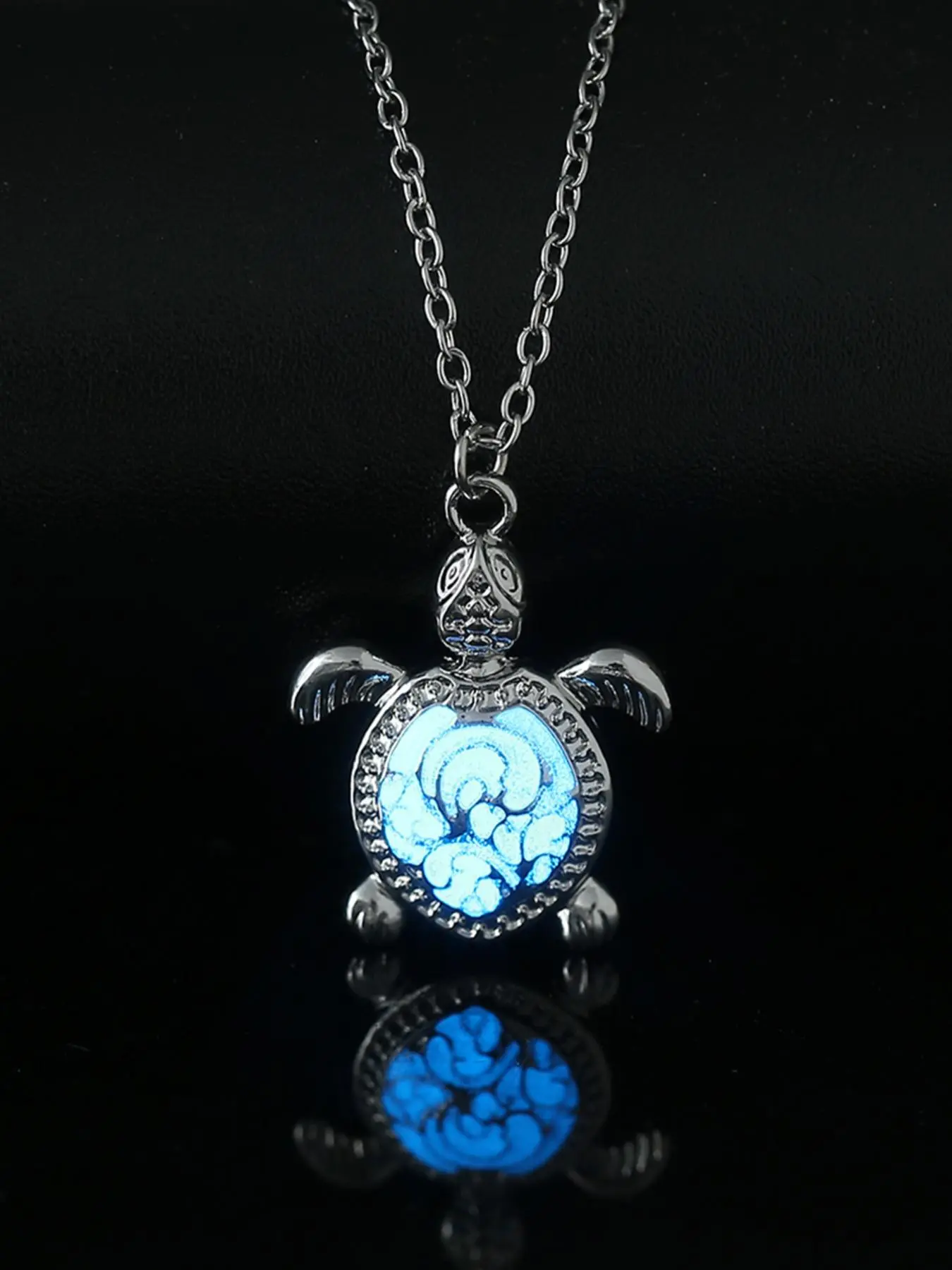 Glow in the Dark Turtle Design Pendant Alloy Necklace for Women, Fashionable Jewelry Accessories, Fashion Jewelry for Party, Daily Decor, Daily Wear Necklace, Trendy All-match & Exquisite Jewelry for Birthday Gift