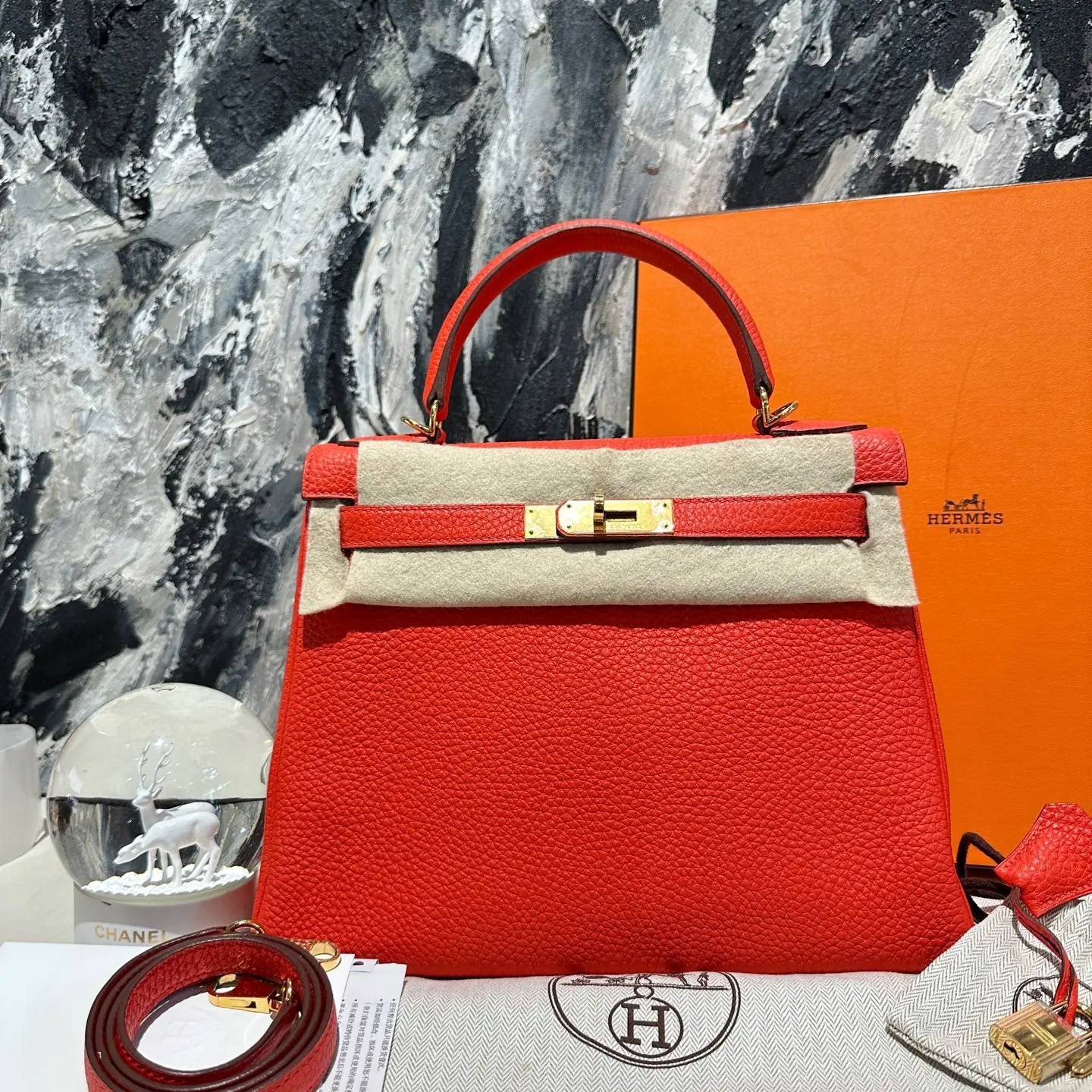 Pre-owned HERMÈS Preloved Hermes Kelly 28 Retourne Togo Leather Handbag 9T Capucine Orange 13479