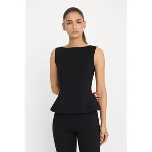 SOFT STRETCH PONTE STRAIGHT NECK TOP | BLACK001