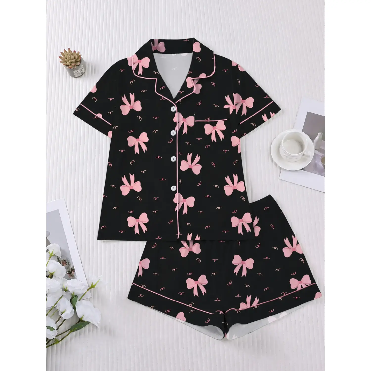 Valentine's Day Women's Sleepwear Set, Bow Print Pajamas, Short Sleeve Button-Up Top & Elastic Waist Shorts, Casual Lounge Homewear