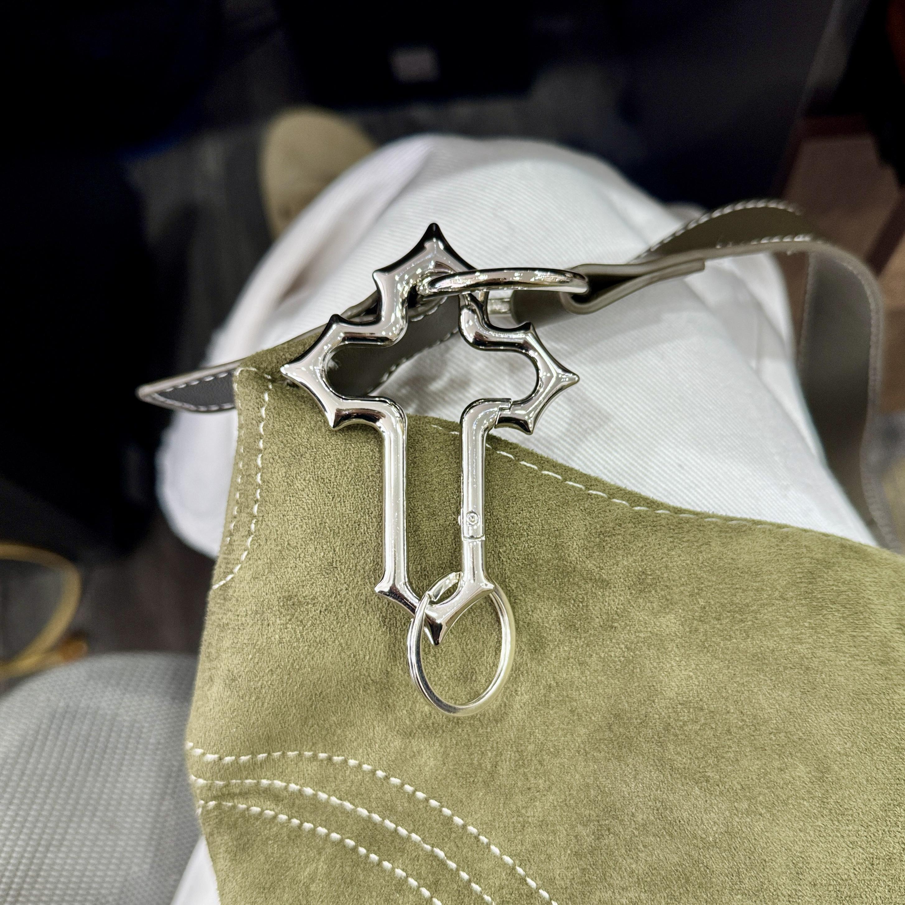 Crusader Carabiner Gothic Cross Metal Keychain Solid Design Zinc Alloy Ideal for Heavy Belt Loop Accessories Bold Streetwear Fashion