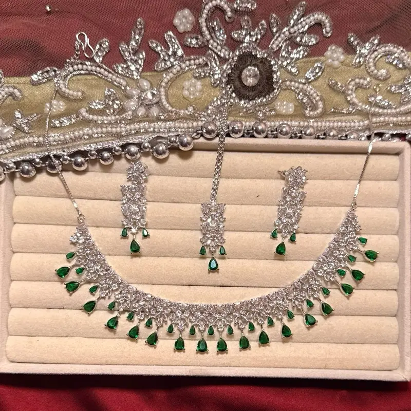 Laila necklace set