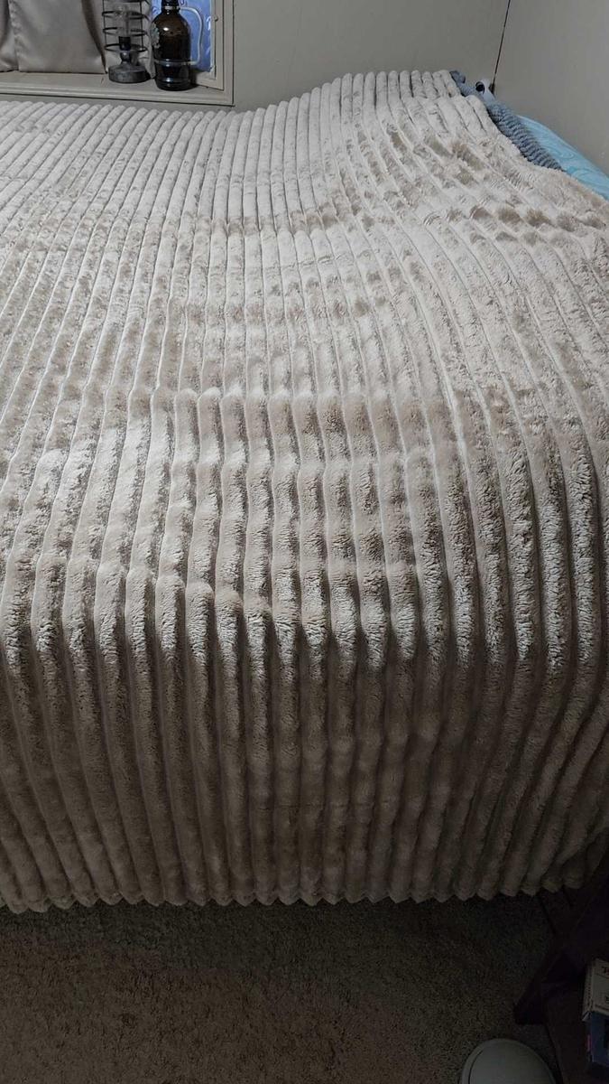Item: Linen, 108 x 90 inch