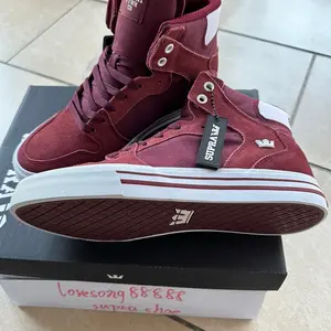 Supra Vaider Burgundy Suede & Canvas Mid-Top Skate Shoes for Men - Breathable, Versatile Casual Streetwear