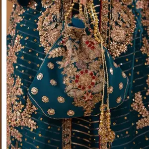 Medium - BEAUTIFUL 5pc suit