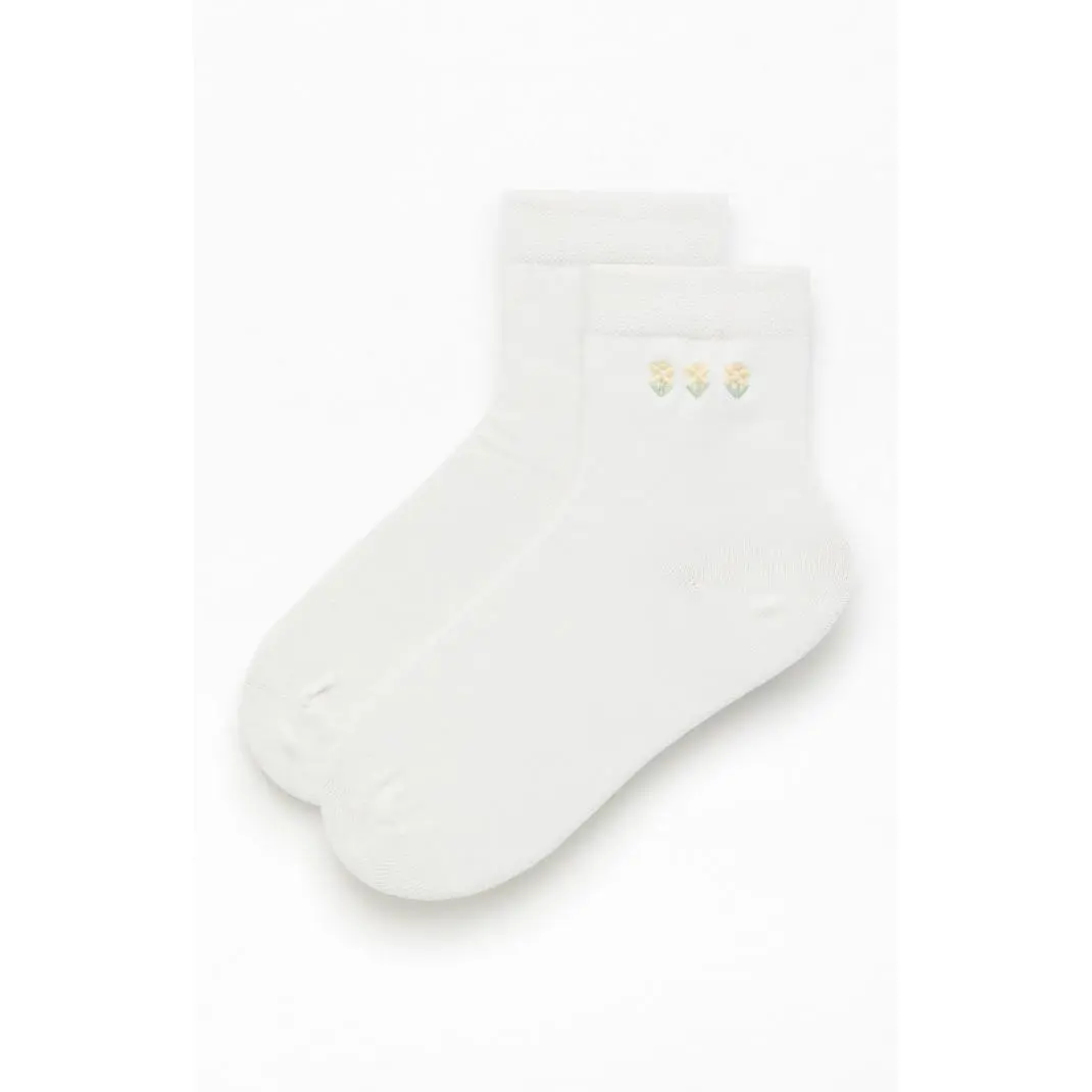 John Galt Women's Flower Embroidered Ankle Socks John Galt Women's Flower Embroidered Ankle Socks