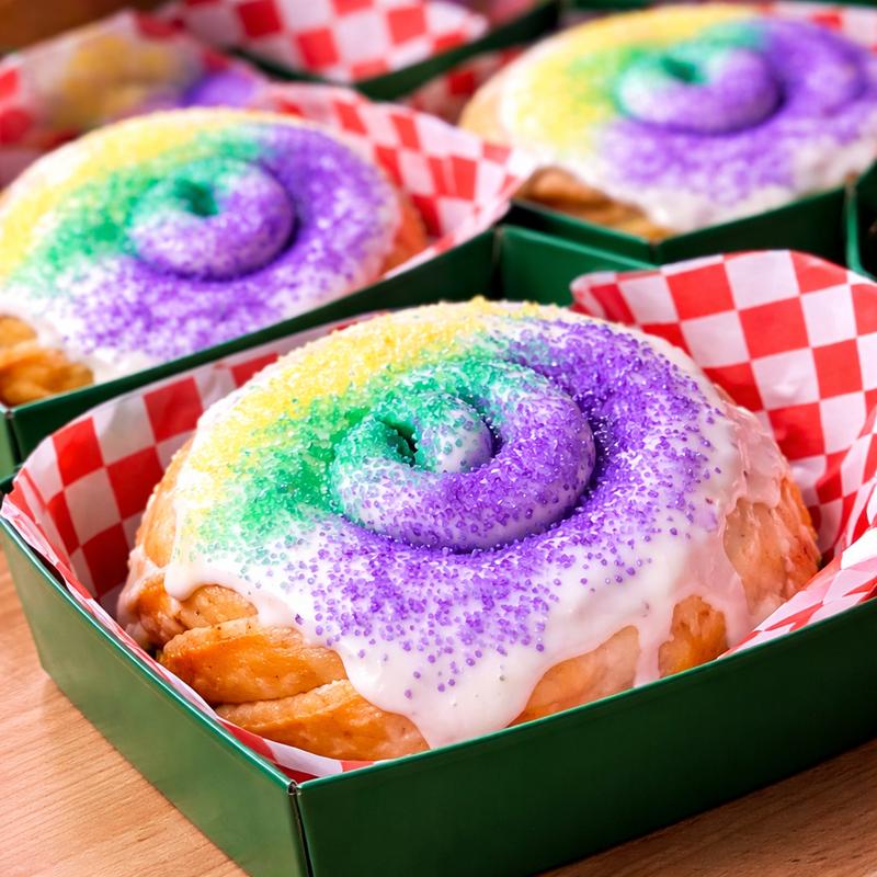 King Cake Cinna Roll Dessert