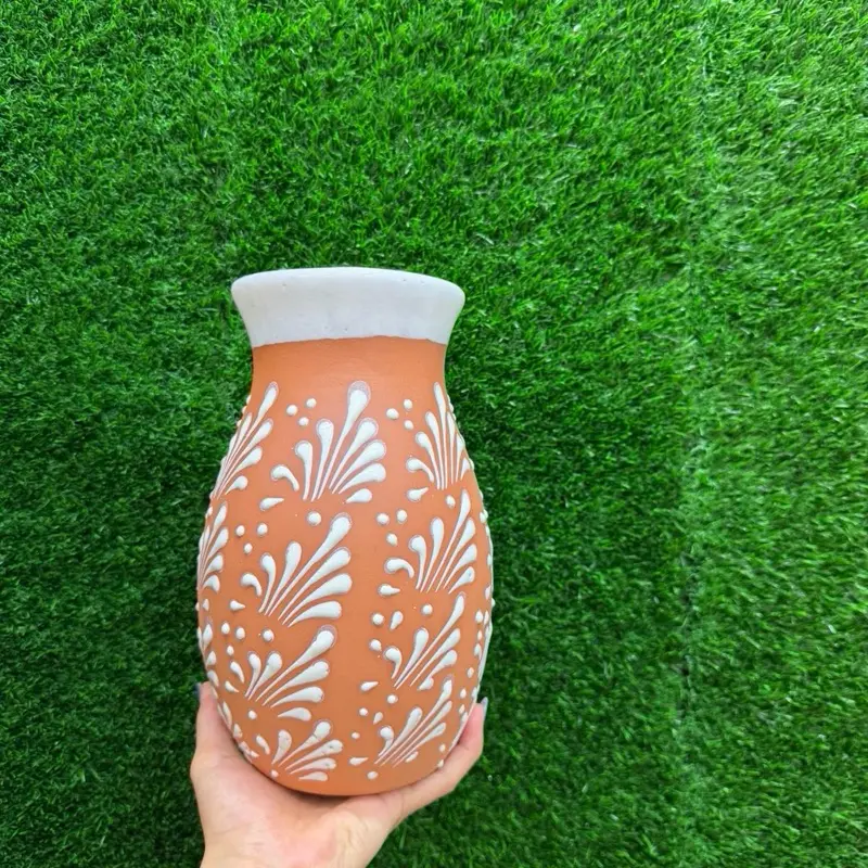 Vase Relieve Boliche color Terracota Blanco Sets 9.5In. Vase Relieve Boliche color Terracota Blanco Sets 9.5In.