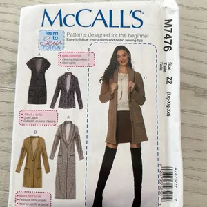 McCalls 7476 sewing pattern